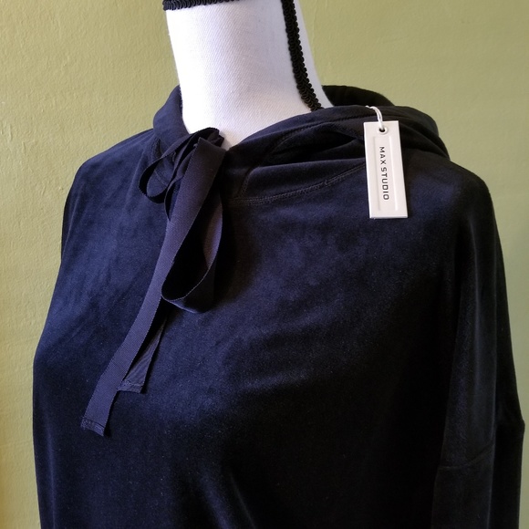 Max Studio Women’s Black Hooded Velour Pullover Plush Lounge Casual M - Picture 4 of 8